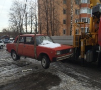 В «новой Москве» ведутся работы по вывозу брошенных транспортных средств
