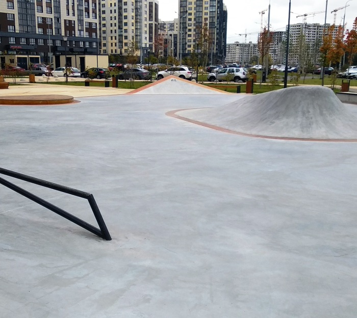 Первый в ТиНАО скейт-парк открыли на территории ЖК «Испанские кварталы»